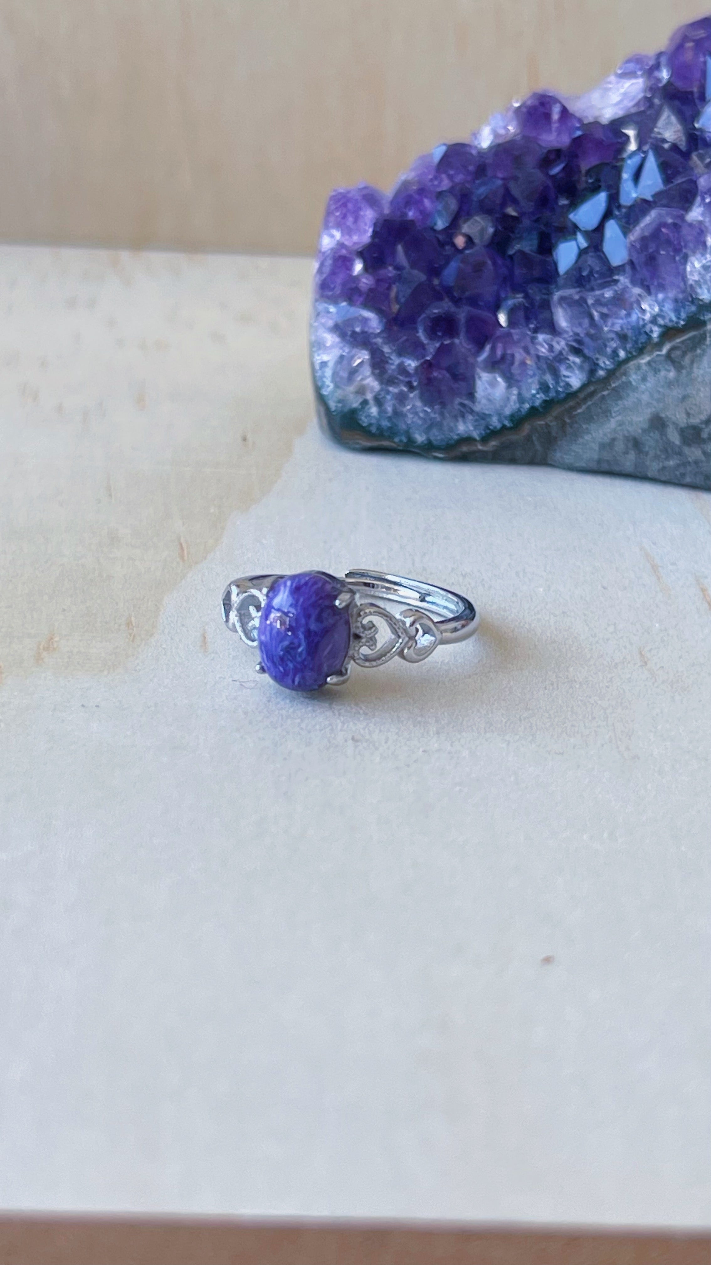 Anillo Charoita