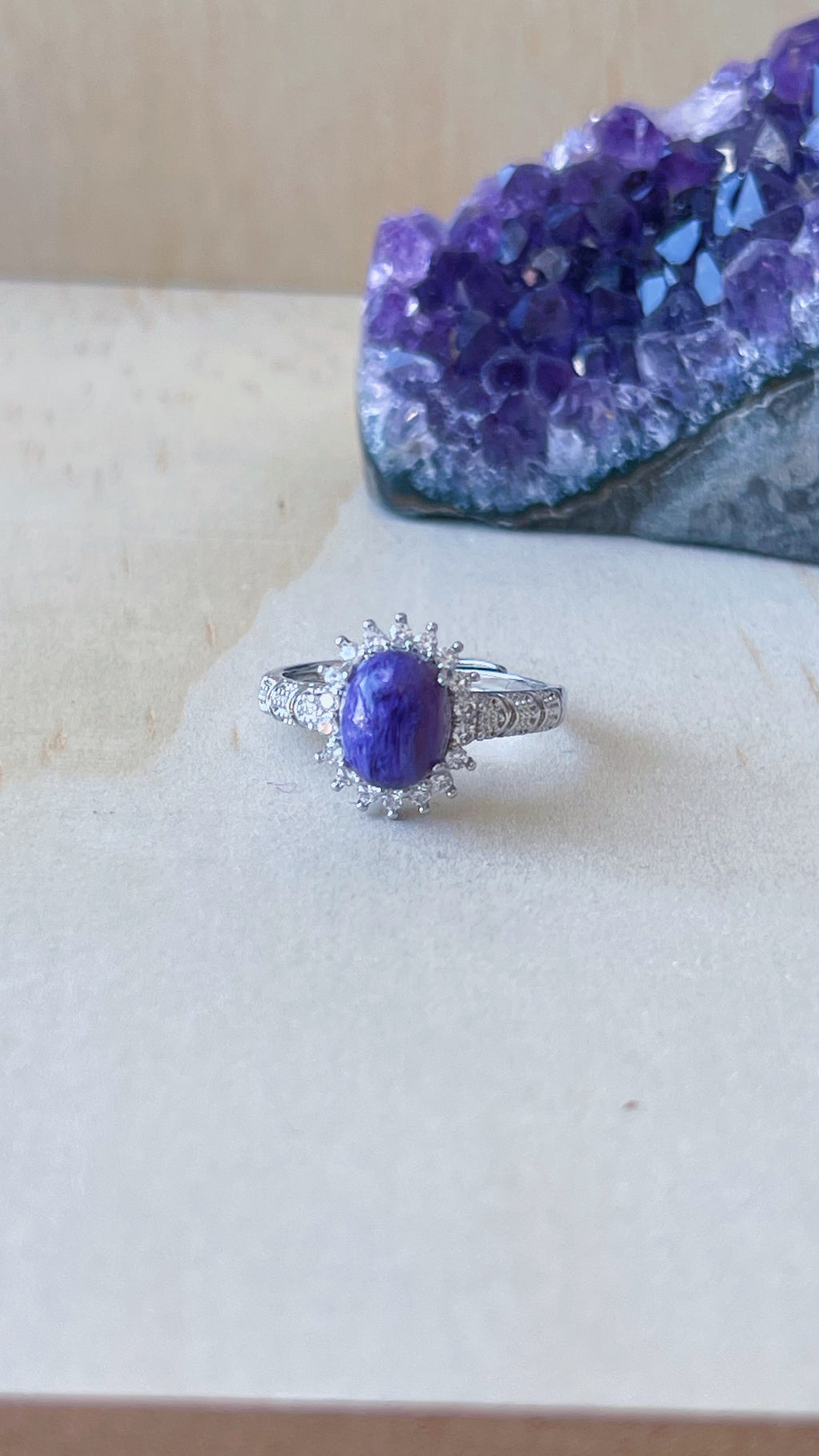 Anillo Charoita